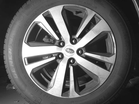 Used 2018 Subaru Outback 3.6R Limited image 16