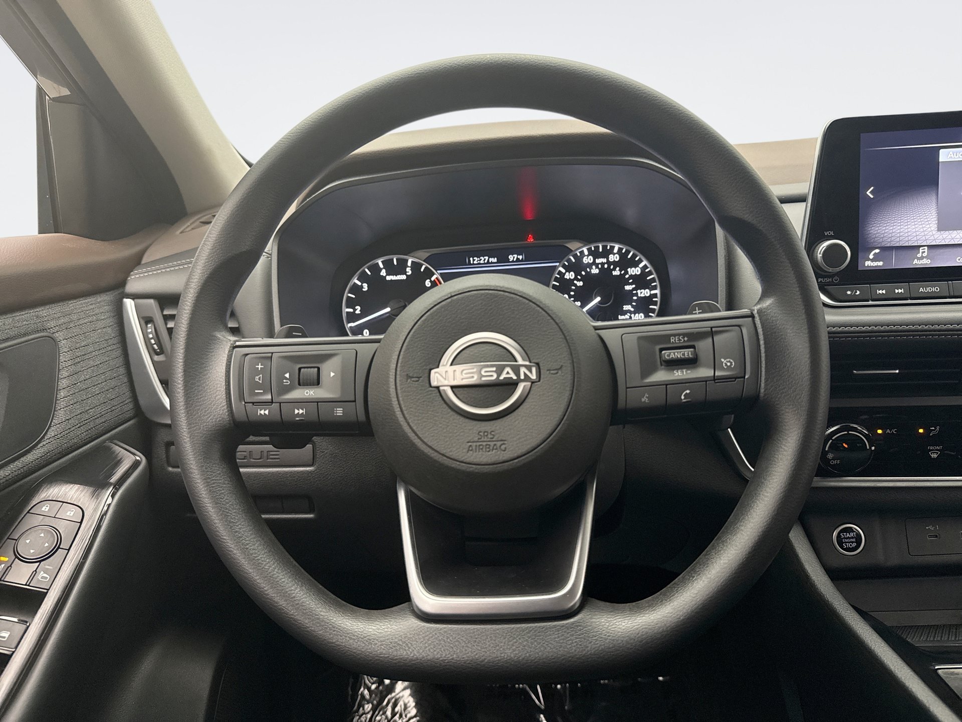 Used 2023 Nissan Rogue S AWD/4WD image 12