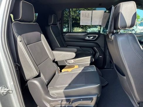 Used 2024 Chevrolet Suburban Premier w/ Advanced Technology Package AWD/4WD image 29