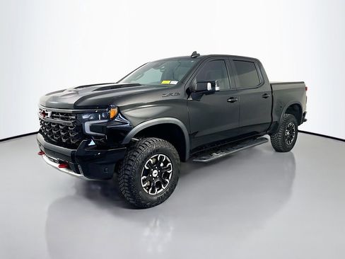 Used 2025 Chevrolet Silverado 1500 ZR2 w/ Technology Package AWD/4WD image 3