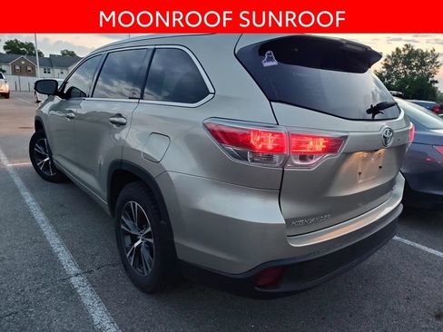 Used 2016 Toyota Highlander XLE AWD/4WD image 5