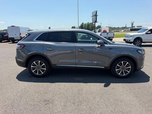 Used 2023 Lincoln Nautilus AWD w/ Premium Package image 4