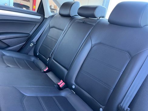 Used 2013 Volkswagen Passat 2.5 SE FWD image 17