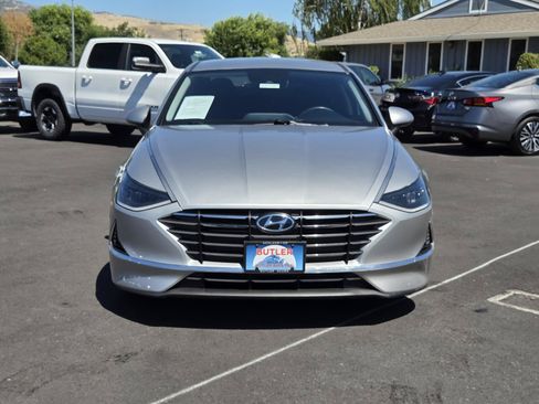 Used 2022 Hyundai Sonata SE FWD image 2