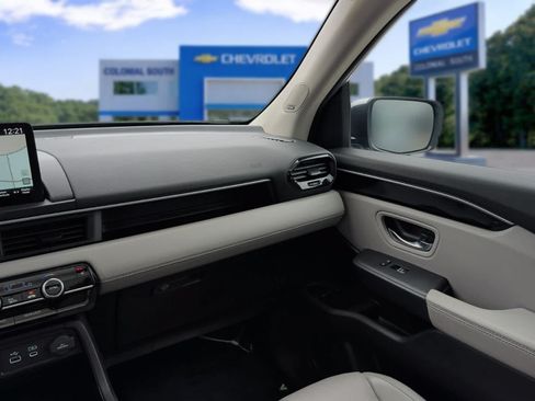 Used 2025 Honda Pilot Touring image 31