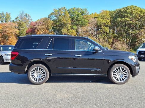 Certified 2024 Ford Expedition Platinum image 7
