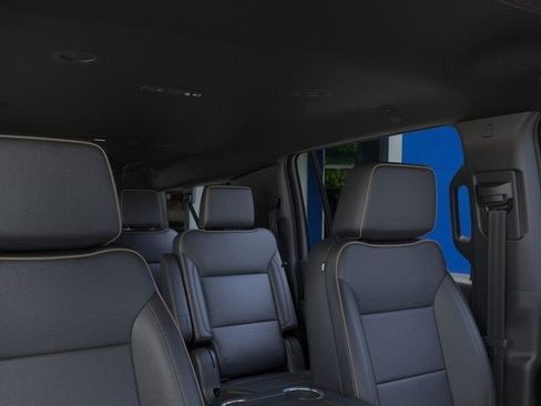 New 2025 Chevrolet Suburban Premier image 24