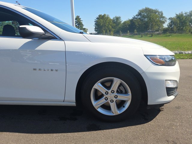 Used 2023 Chevrolet Malibu LS w/ Driver Confidence Package FWD image 4