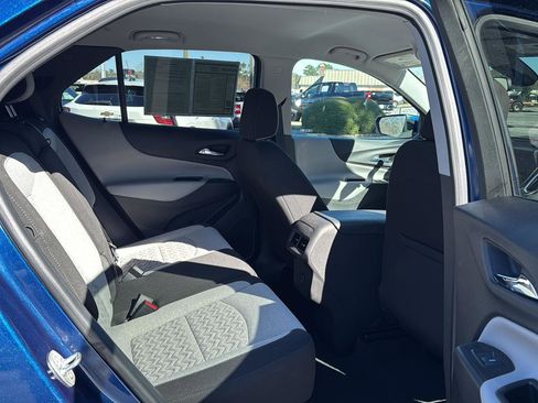 Used 2022 Chevrolet Equinox LT w/ LPO, Floor Liner Package image 11