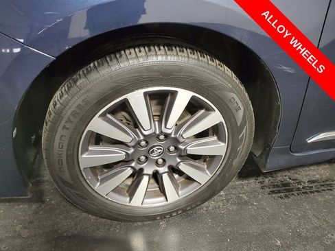 Used 2019 Toyota Sienna XLE image 7