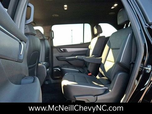 Used 2025 Buick Enclave Sport Touring image 11