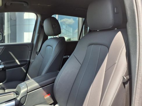 New 2025 Mercedes-Benz GLB 250 4MATIC image 13