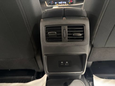 Used 2023 Nissan Rogue SV AWD/4WD image 40