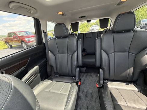 Used 2023 Subaru Ascent Touring AWD/4WD image 28