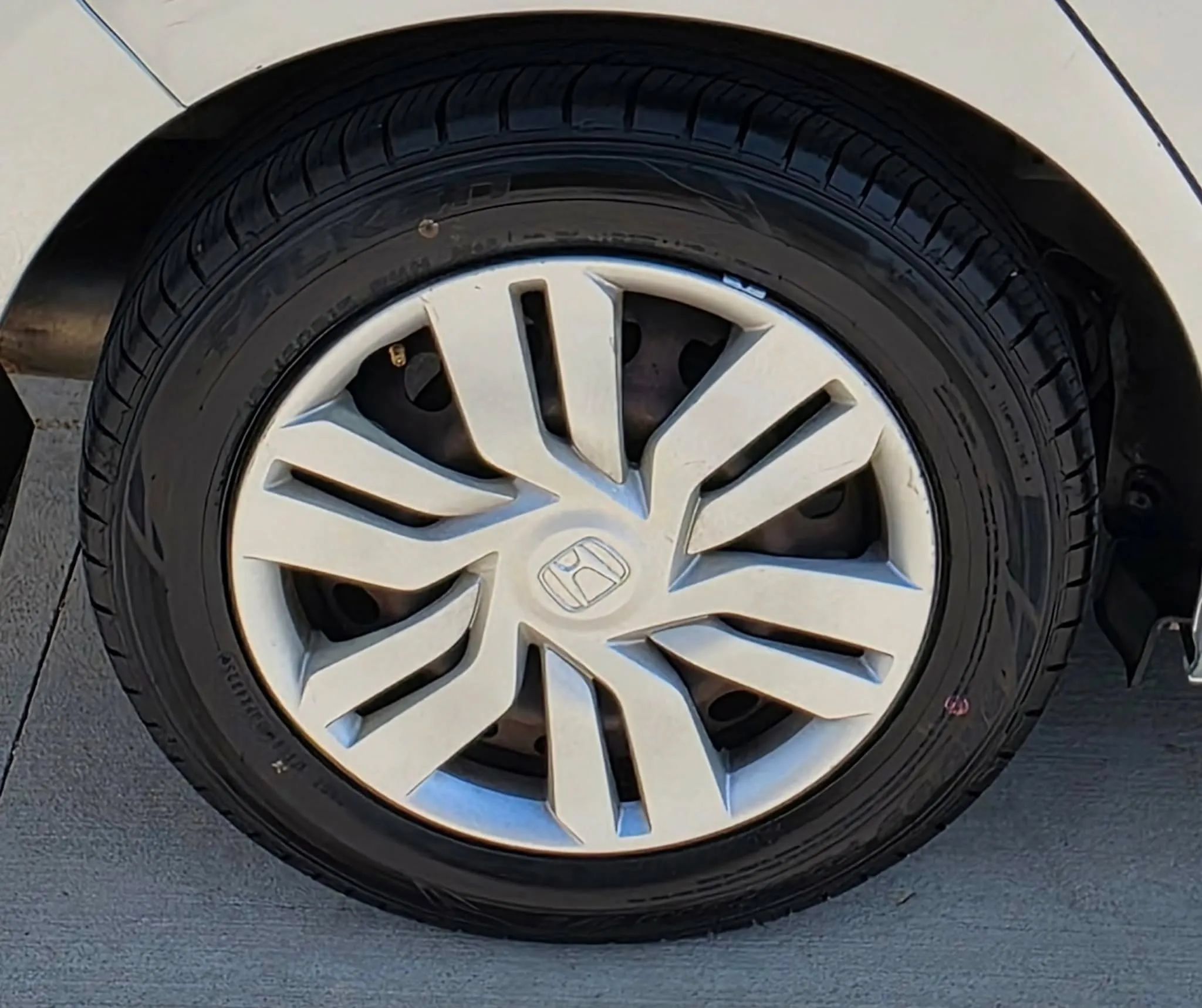 Used 2015 Honda Fit LX image 28