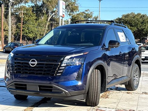 New 2026 Nissan Pathfinder SV image 3