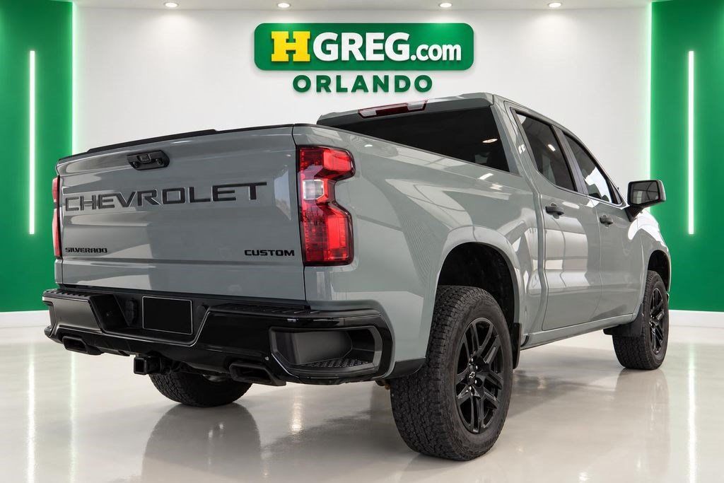 Used 2024 Chevrolet Silverado 1500 Custom Trail Boss w/ Dark Appearance Package AWD/4WD image 6