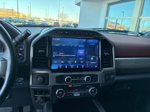 Used 2022 Ford F250 Platinum image 9