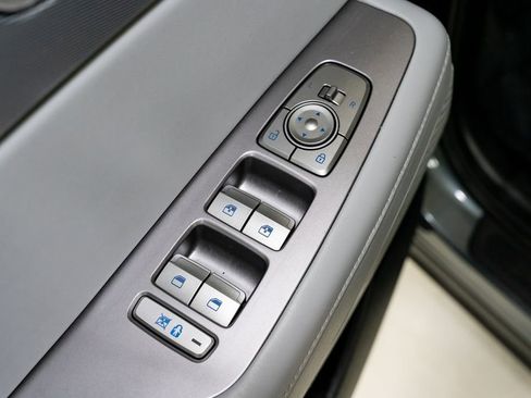 Used 2022 Hyundai Palisade SEL w/ Premium Package image 9