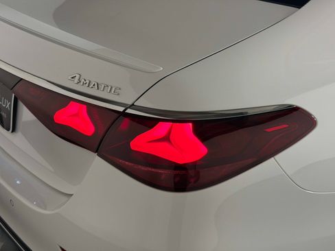 Used 2026 Mercedes-Benz E 350 4MATIC Sedan image 17