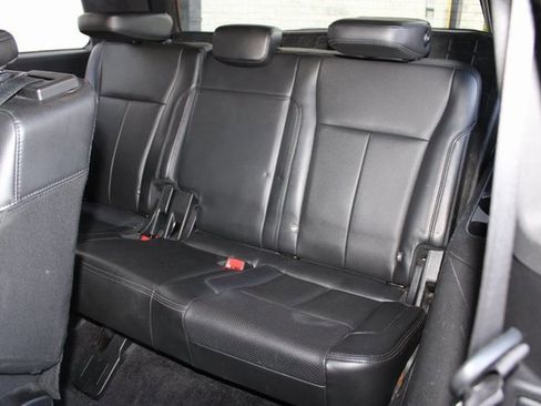 Used 2018 Ford Expedition XLT w/ Equipment Group 202A image 6