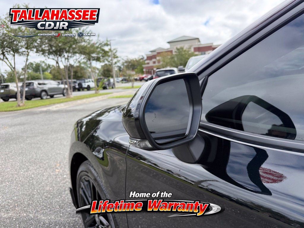 Used 2025 Toyota Camry SE w/ Convenience Package FWD image 12