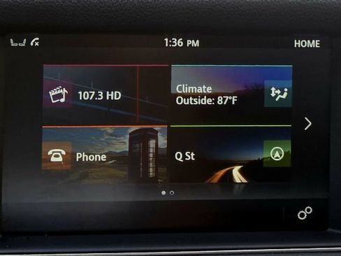 Used 2017 Jaguar XF image 16