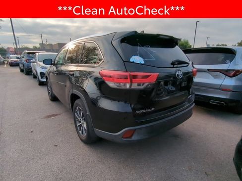 Used 2017 Toyota Highlander XLE AWD/4WD image 4