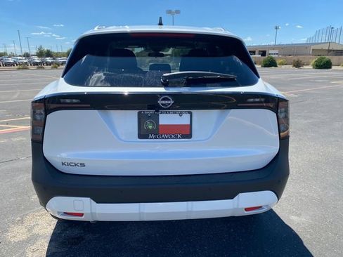 New 2026 Nissan Kicks SV image 5