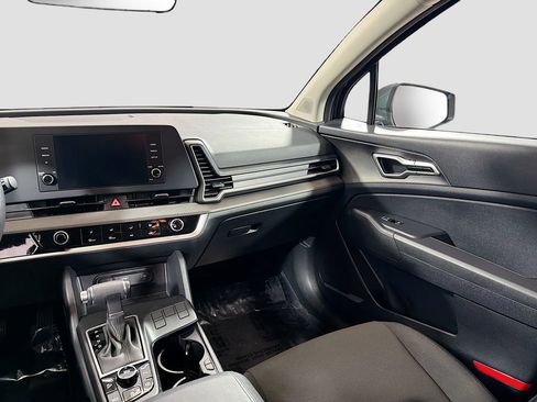 Used 2025 Kia Sportage LX image 22