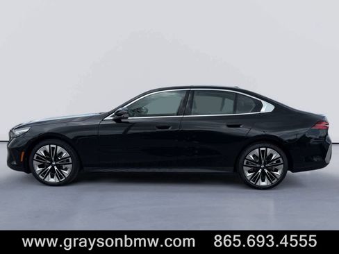 Used 2026 BMW 530i w/ Executive Package image 6