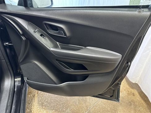 Certified 2020 Chevrolet Trax LT w/ Driver Confidence Package image 25