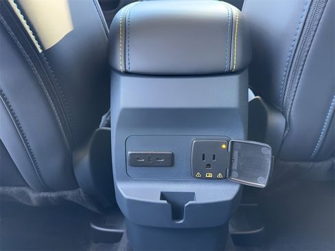 New 2025 Ford Maverick Lobo image 37