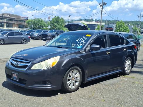 Used 2011 Subaru Legacy 2.5i Premium AWD/4WD image 3