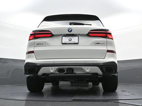 New 2026 BMW X5 xDrive50e w/ M Sport Package AWD/4WD image 27