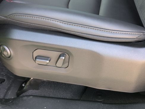 Used 2025 Jeep Wrangler Unlimited Rubicon AWD/4WD image 14