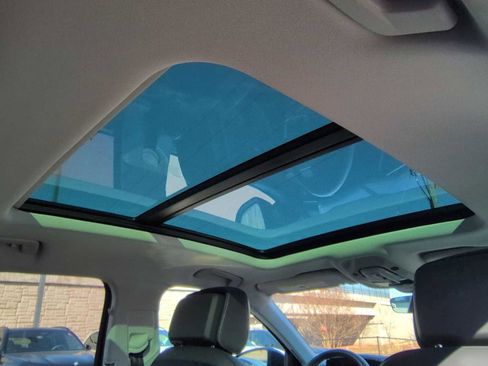 Used 2024 Audi Q8 e-tron Prestige image 23