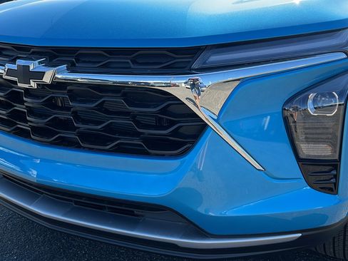 New 2026 Chevrolet Trax LT w/ Sunroof Package image 9