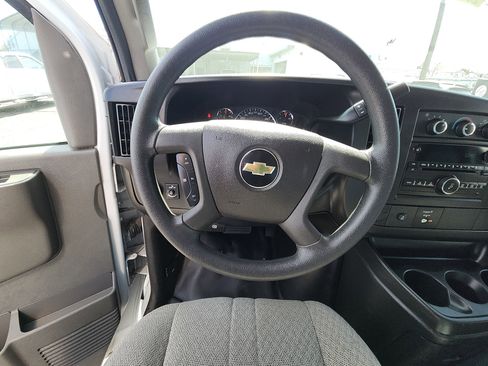 Used 2017 Chevrolet Express 3500 image 11