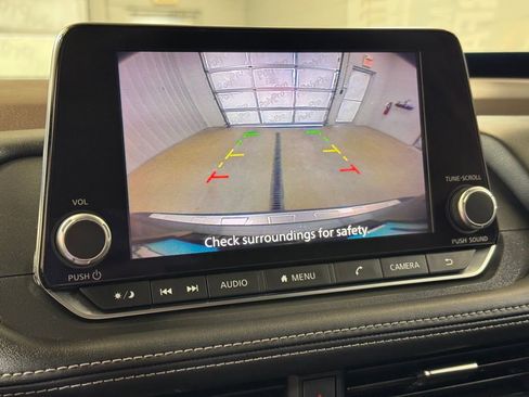 Used 2023 Nissan Rogue SV image 37