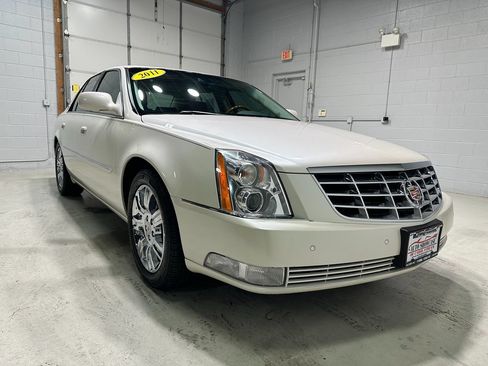 Used 2011 Cadillac DTS Platinum FWD image 1