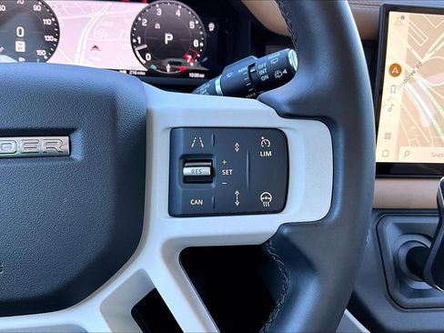 Used 2025 Land Rover Defender 110 S image 24