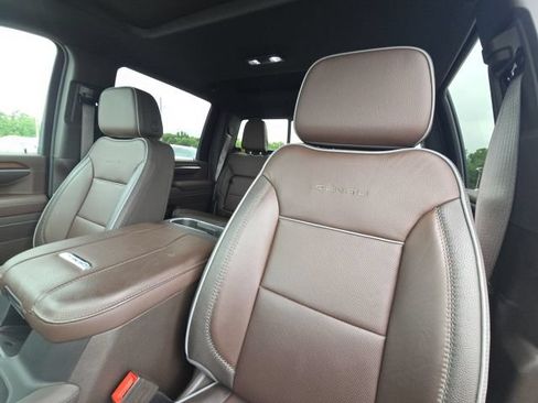 Used 2025 GMC Sierra 2500 Denali w/ Denali Reserve Package AWD/4WD image 24