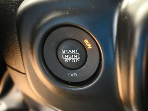 Used 2023 Jeep Wrangler Unlimited Sahara w/ Cold Weather Group AWD/4WD image 21