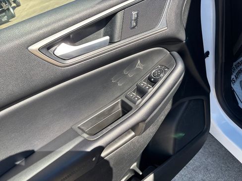 Used 2022 Ford Edge SEL image 12