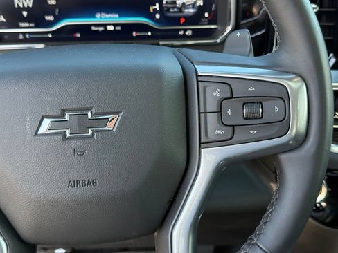 Used 2025 Chevrolet Silverado 1500 LT Trail Boss w/ LT Trail Boss Premium Package AWD/4WD image 18