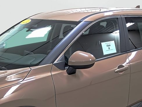 Used 2024 Nissan Rogue SV AWD/4WD image 8