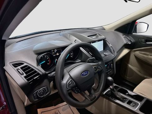 Used 2017 Ford Escape SE w/ Equipment Group 201A AWD/4WD image 9