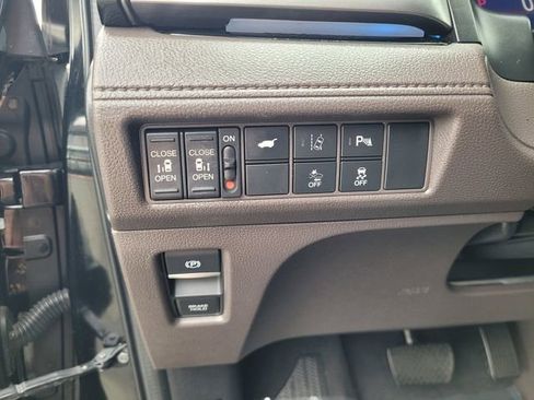 Used 2018 Honda Odyssey Elite image 23