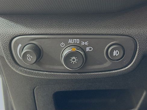 Used 2022 Chevrolet TrailBlazer LT w/ Convenience Package FWD image 10